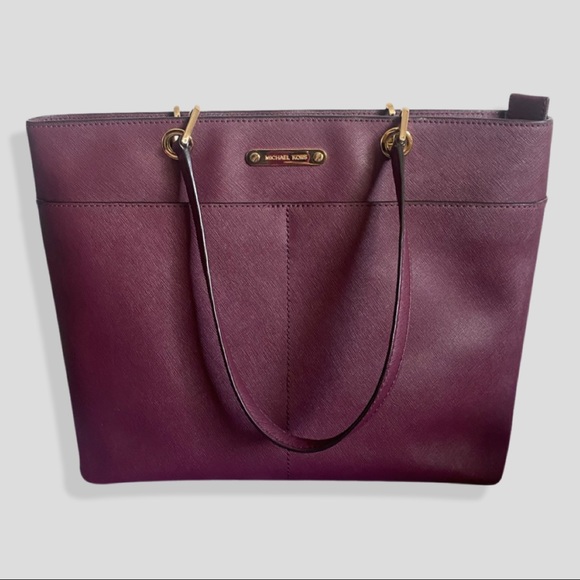 ‼️Sold‼️ Michael Kors handbag - Picture 2 of 6